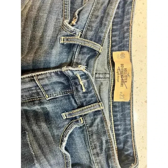 Hollister High Rise Denim Boyfriend Short W23 - Picture 6 of 7